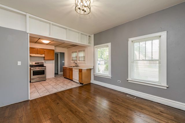 964 N Lewis Avenue, Waukegan, IL 60085