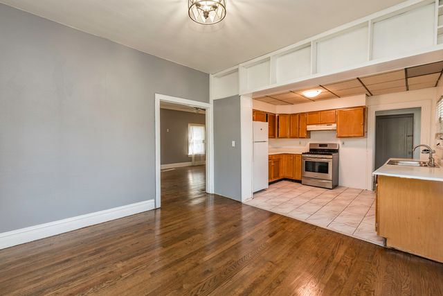 964 N Lewis Avenue, Waukegan, IL 60085