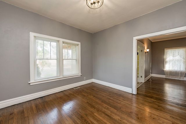 964 N Lewis Avenue, Waukegan, IL 60085