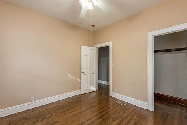 964 N Lewis Avenue, Waukegan, IL 60085