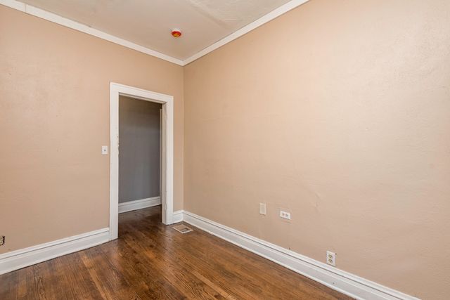 964 N Lewis Avenue, Waukegan, IL 60085