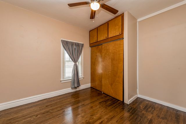 964 N Lewis Avenue, Waukegan, IL 60085
