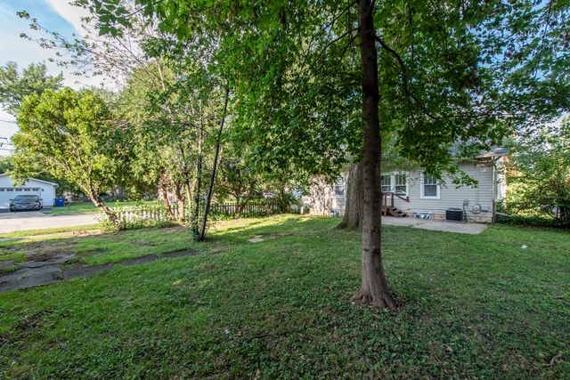 964 N Lewis Avenue, Waukegan, IL 60085