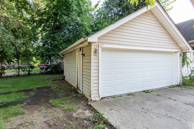 964 N Lewis Avenue, Waukegan, IL 60085
