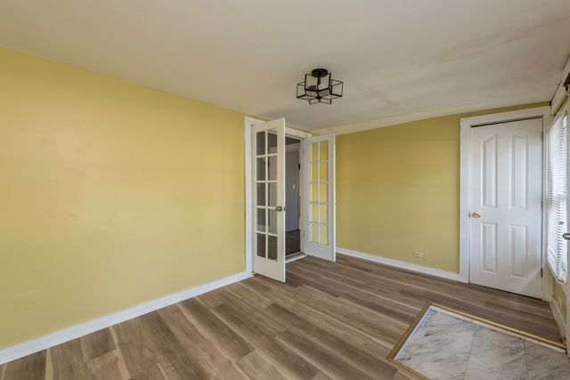 964 N Lewis Avenue, Waukegan, IL 60085