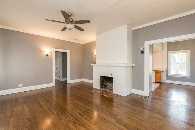 964 N Lewis Avenue, Waukegan, IL 60085