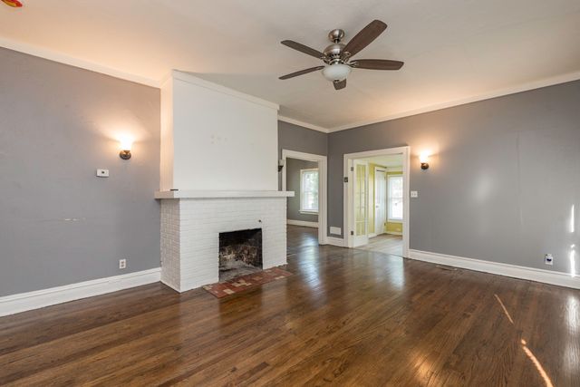 964 N Lewis Avenue, Waukegan, IL 60085