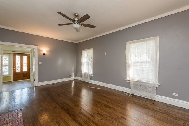 964 N Lewis Avenue, Waukegan, IL 60085