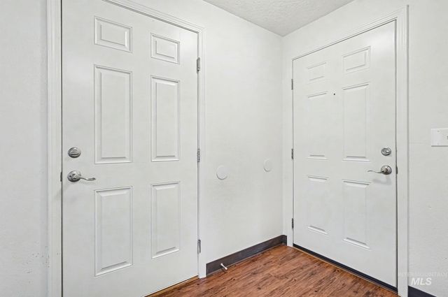 17 S Benewah Dr, Nampa, ID 83651