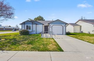 17 S Benewah Dr, Nampa, ID 83651