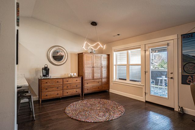 583 Plum Ridge Court, Ashland, OR 97520