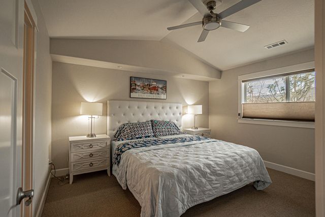 583 Plum Ridge Court, Ashland, OR 97520