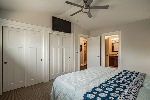 583 Plum Ridge Court, Ashland, OR 97520