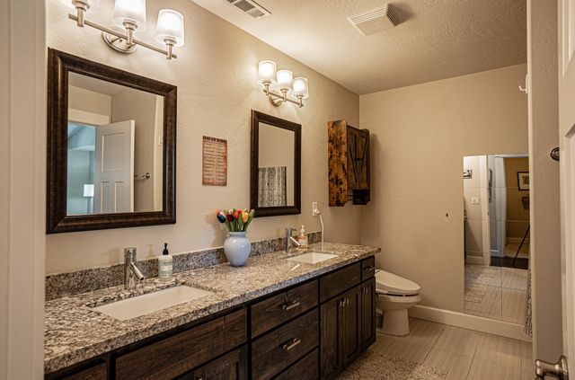 583 Plum Ridge Court, Ashland, OR 97520