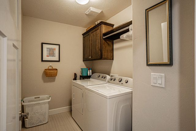 583 Plum Ridge Court, Ashland, OR 97520