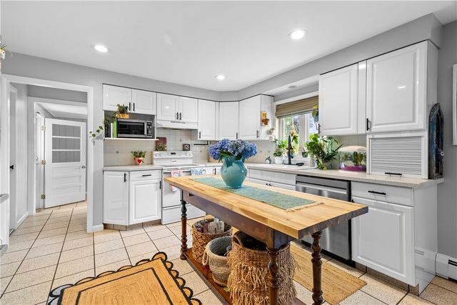 17 Golini Drive, Johnston, RI 02919