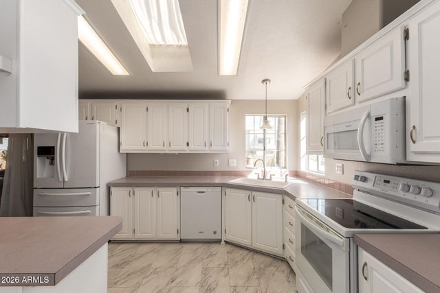 2400 E BASELINE Avenue 44, Apache Junction, AZ 85119