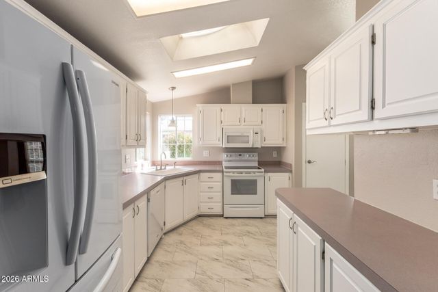 2400 E BASELINE Avenue 44, Apache Junction, AZ 85119