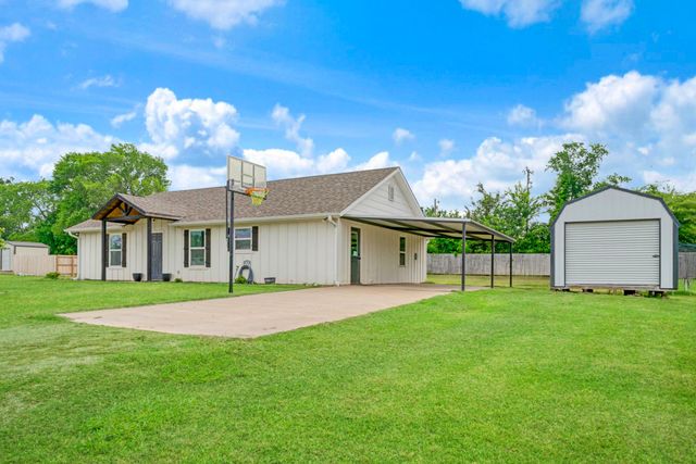 134 Private Road 43790, Paris, TX 75460