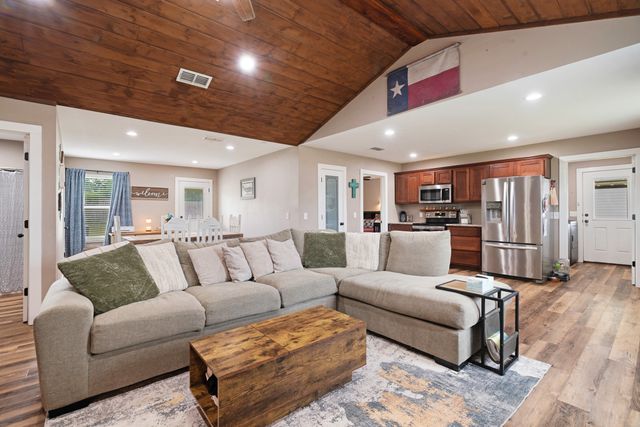 134 Private Road 43790, Paris, TX 75460