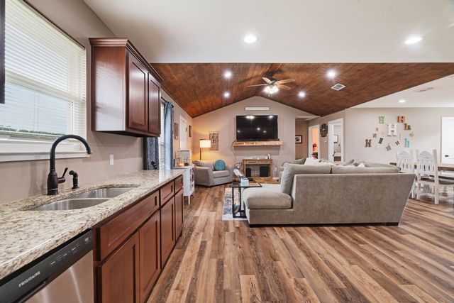 134 Private Road 43790, Paris, TX 75460