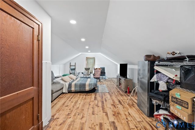 702 Irving St, Farmville, VA 23901