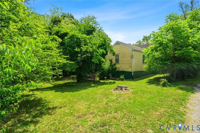 702 Irving St, Farmville, VA 23901
