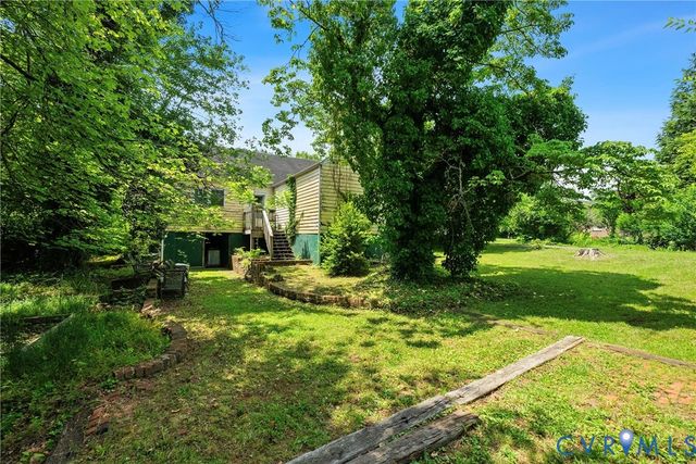 702 Irving St, Farmville, VA 23901