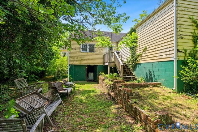 702 Irving St, Farmville, VA 23901