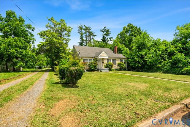 702 Irving St, Farmville, VA 23901