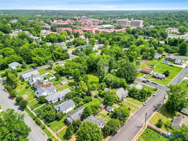 702 Irving St, Farmville, VA 23901
