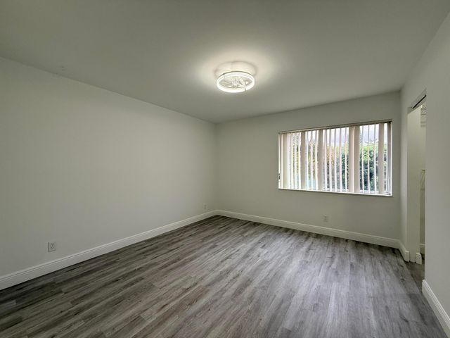 318 Knotty Pine Circle D-2, Greenacres, FL 33463
