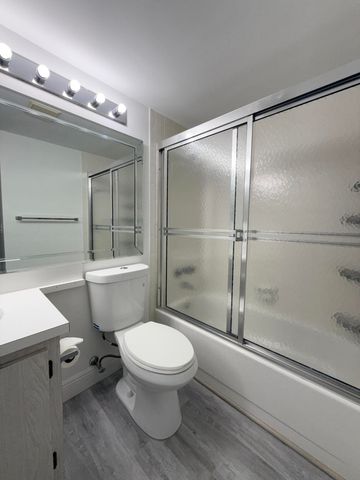 318 Knotty Pine Circle D-2, Greenacres, FL 33463