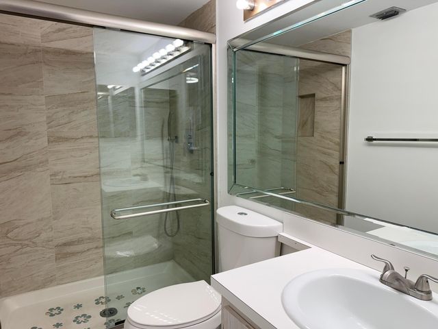 318 Knotty Pine Circle D-2, Greenacres, FL 33463