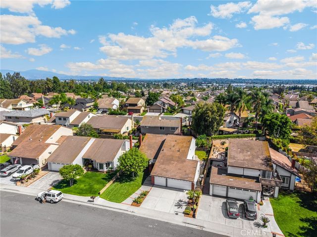 846 Mooncrest, Brea, CA 92821
