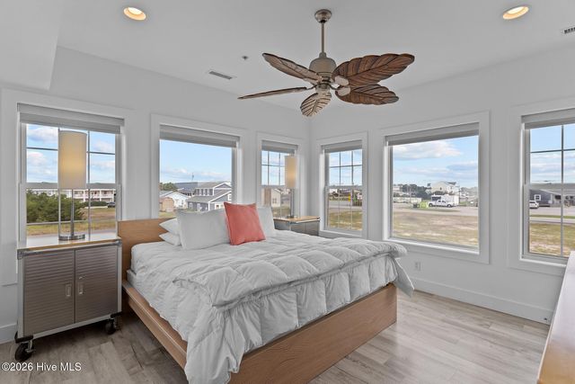 808 S Anderson Boulevard, Holly Ridge, NC 28445
