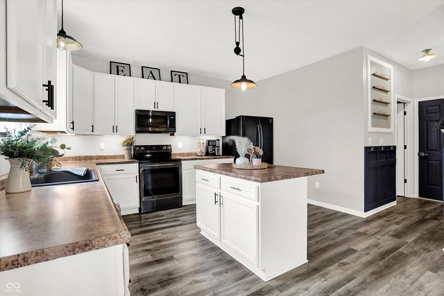 1722 Cape Hatteras Court, Brownsburg, IN 46112
