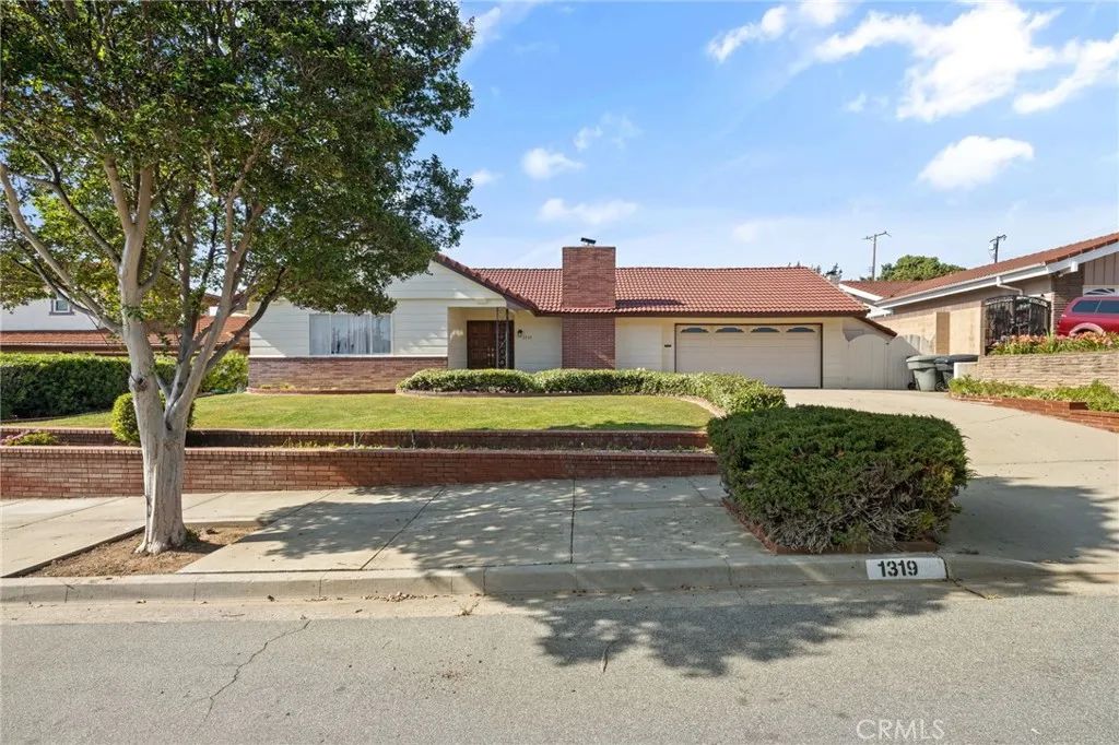 1319 Las Lomas, Brea, CA 92821
