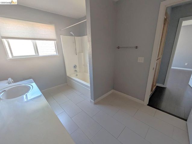 4958 Bay View CIR, Stockton, CA 95219