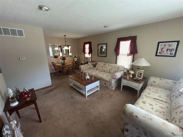 25601 Rose Street, Roseville, MI 48066