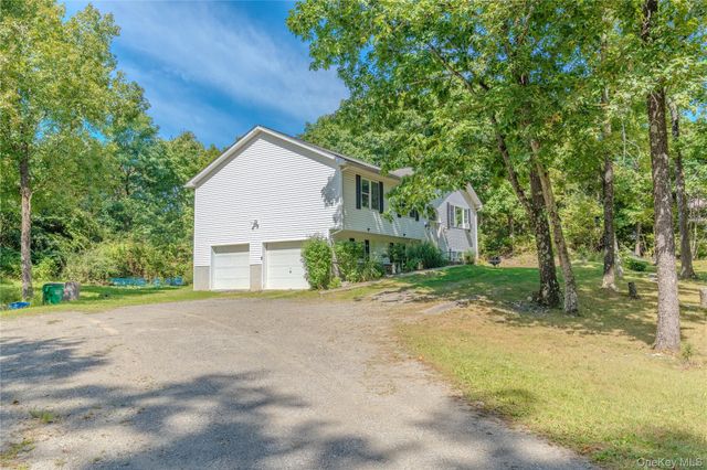 167 Pine Hill Road, Pleasant Valley, NY 12569