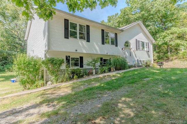 167 Pine Hill Road, Pleasant Valley, NY 12569