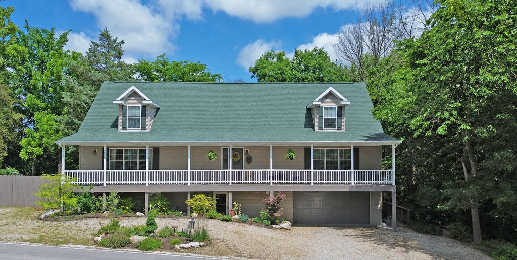 235 Iowa Colony Road, Hollister, MO 65672