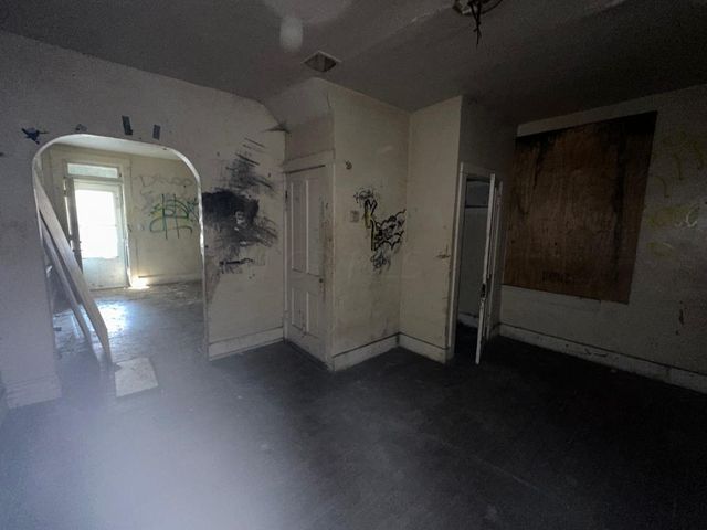 22 E Innis Avenue, Columbus, OH 43207