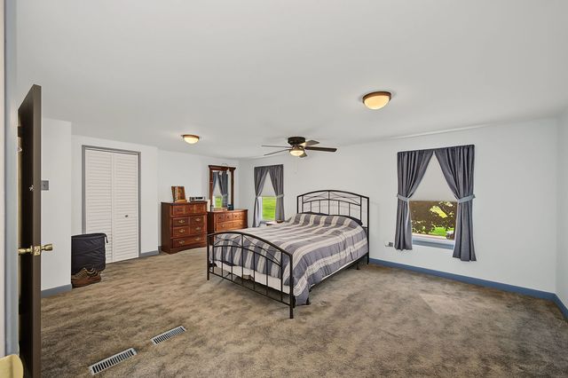 11022 S State Line Road, Chicago, IL 60617