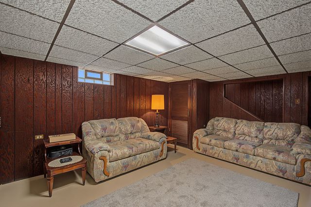 11022 S State Line Road, Chicago, IL 60617
