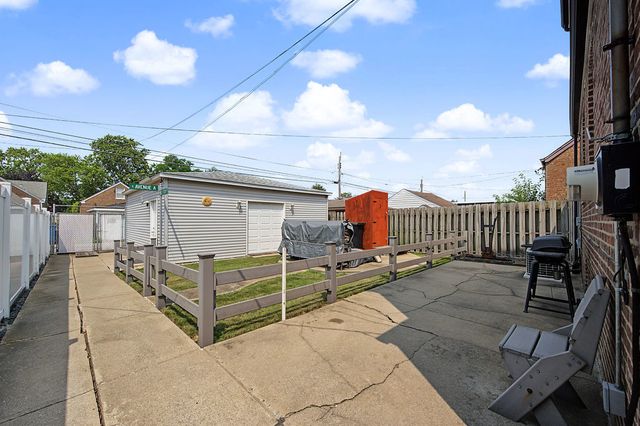 11022 S State Line Road, Chicago, IL 60617