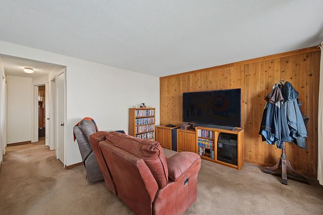 11022 S State Line Road, Chicago, IL 60617