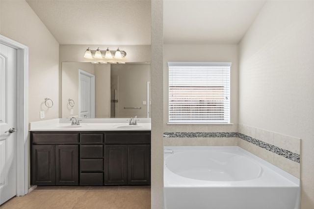 405 Elk Run Drive, Fort Worth, TX 76140