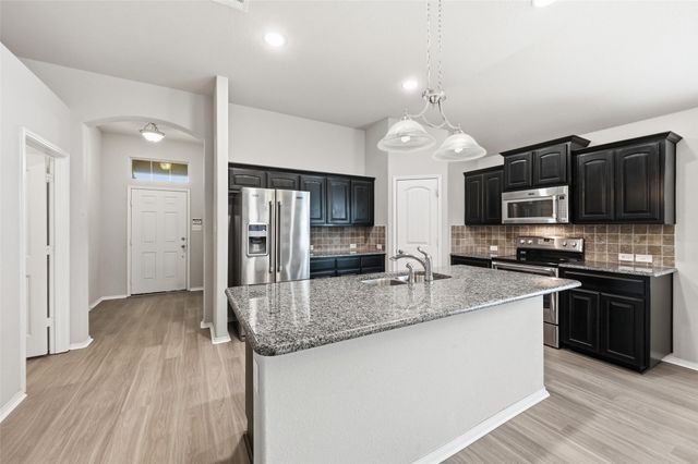 405 Elk Run Drive, Fort Worth, TX 76140